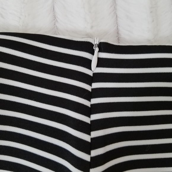 necessary objects  black and white striped scalloped edge skirt Med circle NWT - Picture 4 of 7